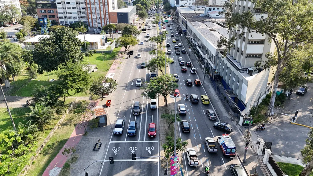 Prefeitura do Rio inicia implantação de mais oito quilômetros de motofaixas na cidade